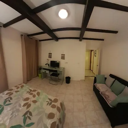 Independante A La Campagne 3*